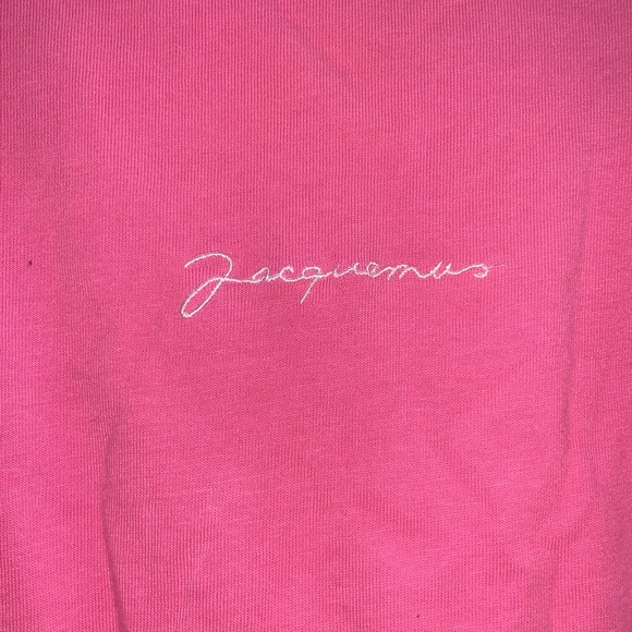 Embroidered logo t-shirt
- Fitted shape
- Ribbed crew neck
- Logo on the chest - Picture 13 of 14